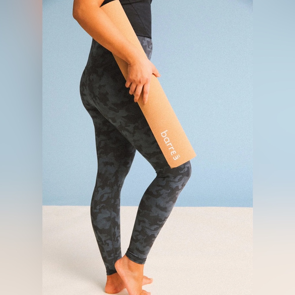Barre3 (B3) Signature Leggings (S) & Tank Top (M) Dark Slate Camo Set